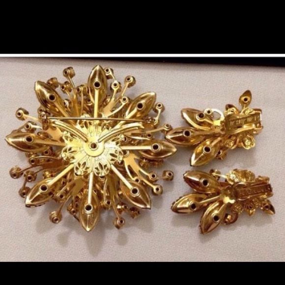 Vintage 1950's Beau Jewels Brooch and Earrings Demi Parure - Picture 3 of 4